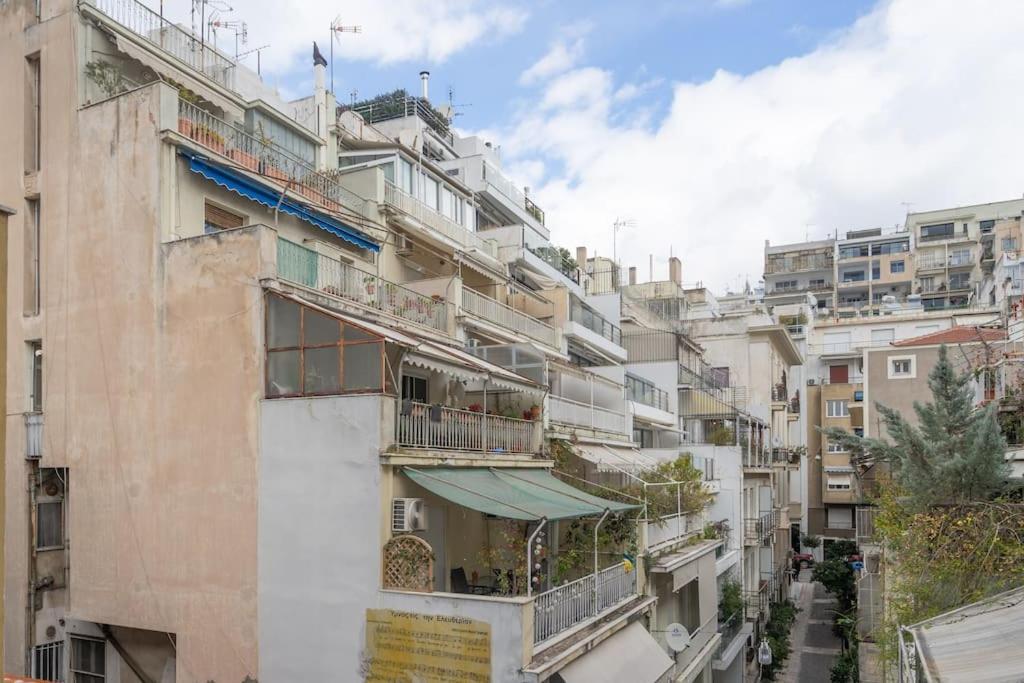 Renovated Kolonaki With Industrial Notes